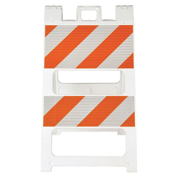 Type I & II Universal Plastic Barricades