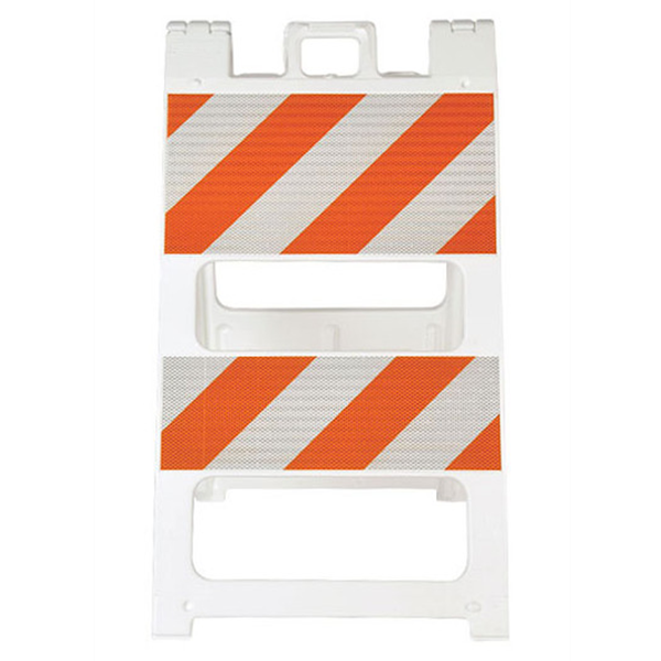 Type I & II Universal Plastic Barricades